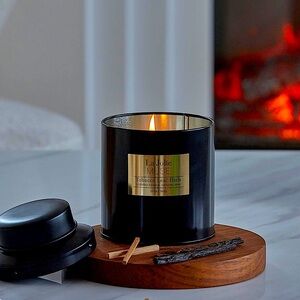 New! LA JOLIE MUSE fragrance candle in Tobacco Leaf